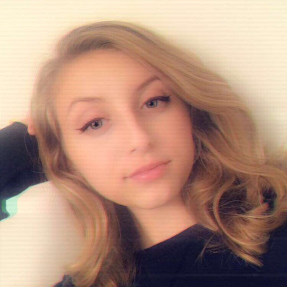 Meet your Posher, Julia - Picture 1 of 1